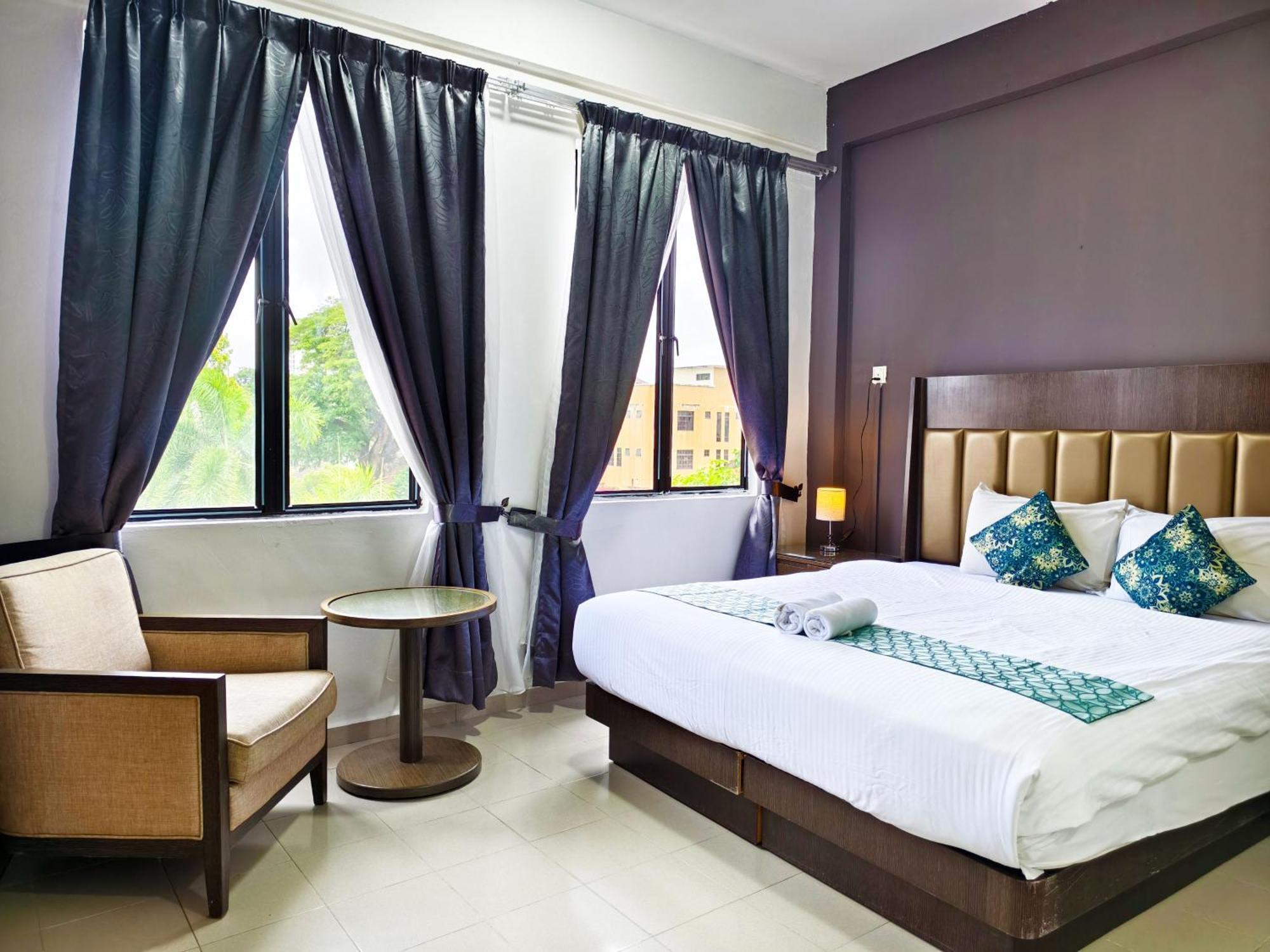 Salaam Suites Hotel Kota Bharu Bagian luar foto