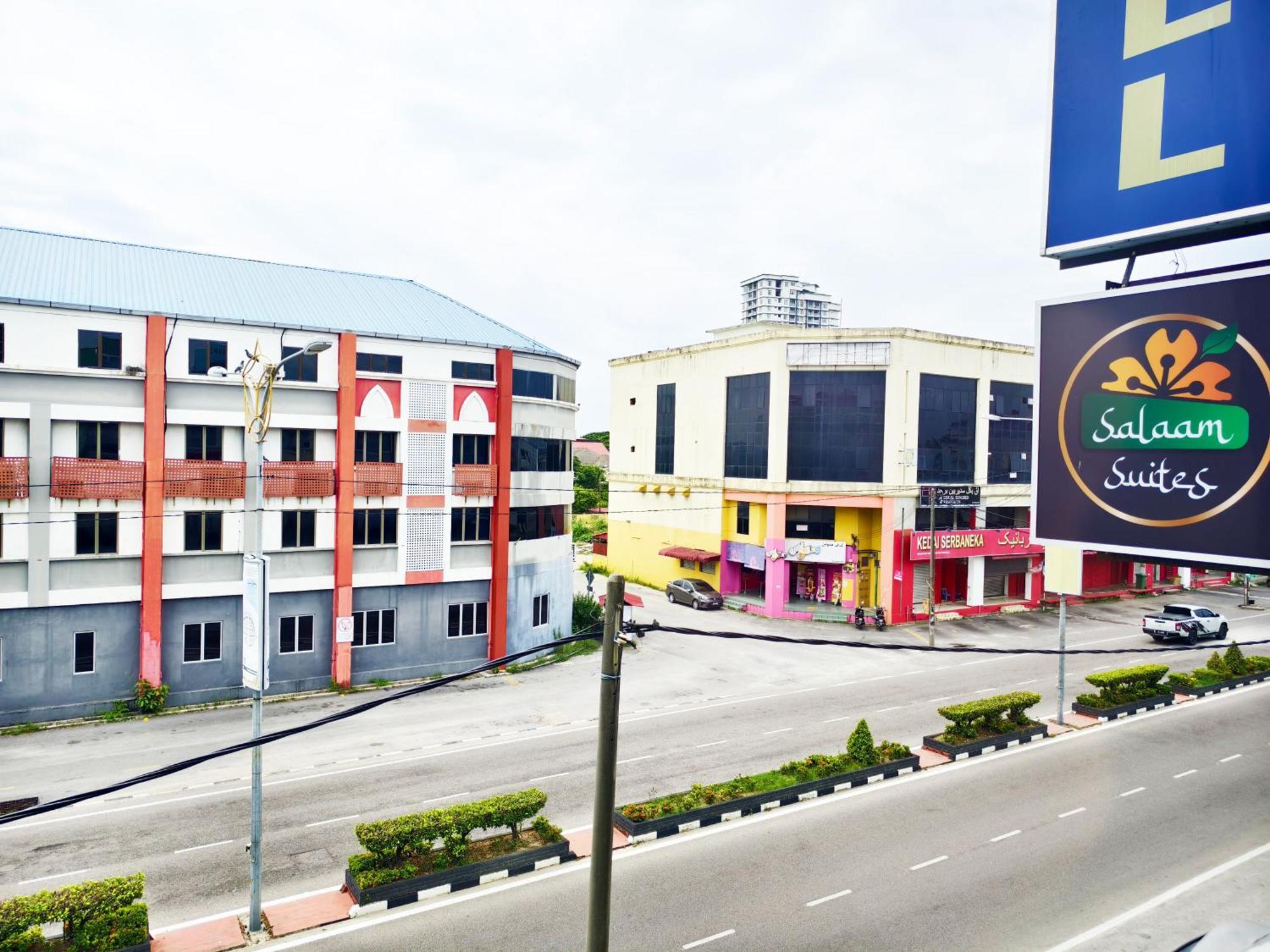 Salaam Suites Hotel Kota Bharu Bagian luar foto