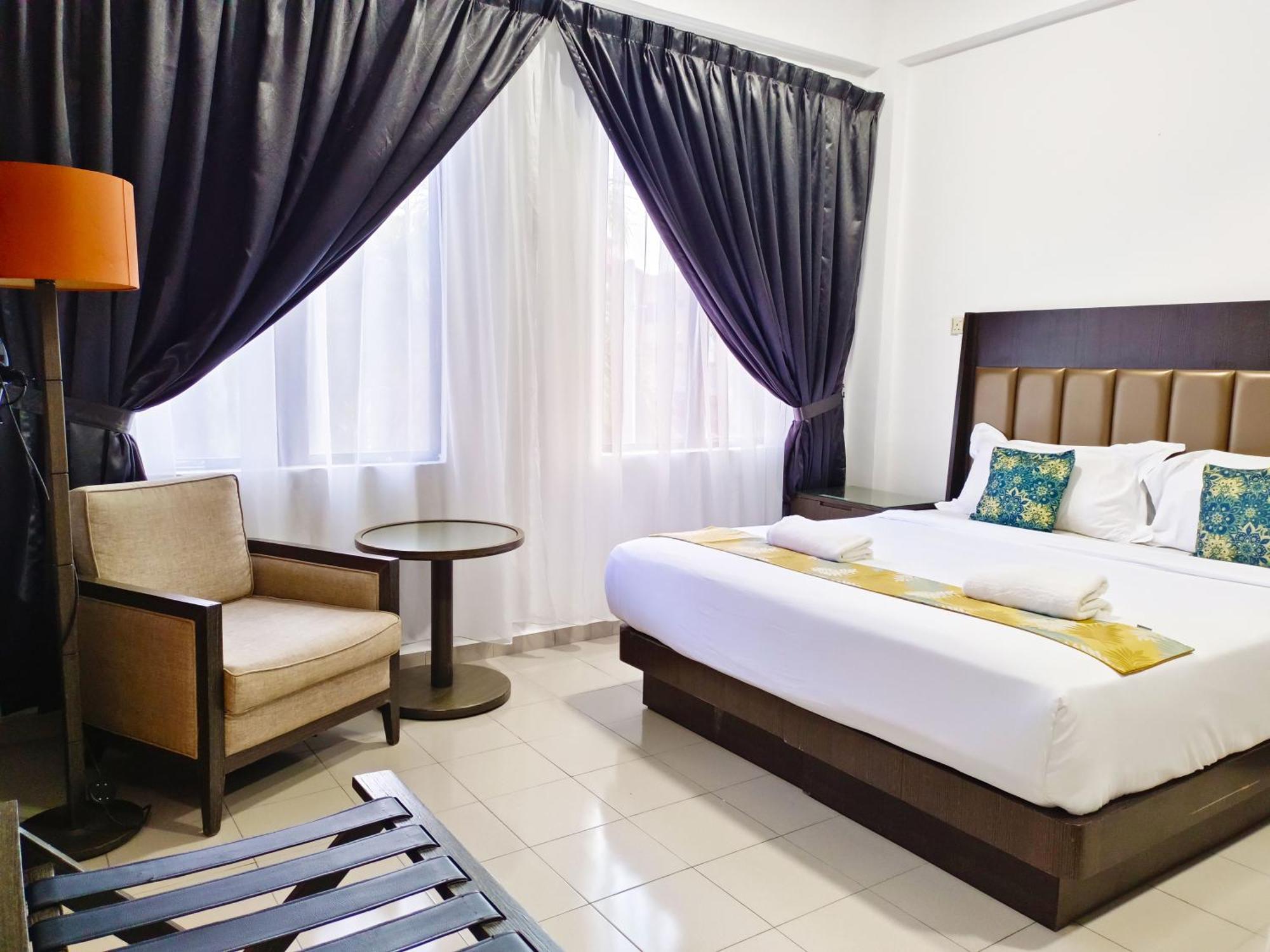 Salaam Suites Hotel Kota Bharu Bagian luar foto