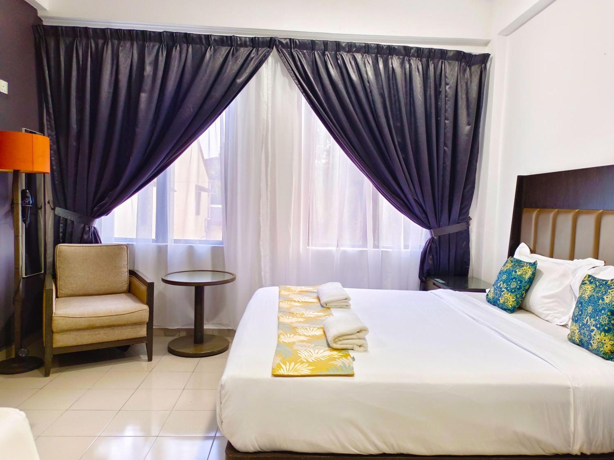 Salaam Suites Hotel Kota Bharu Bagian luar foto