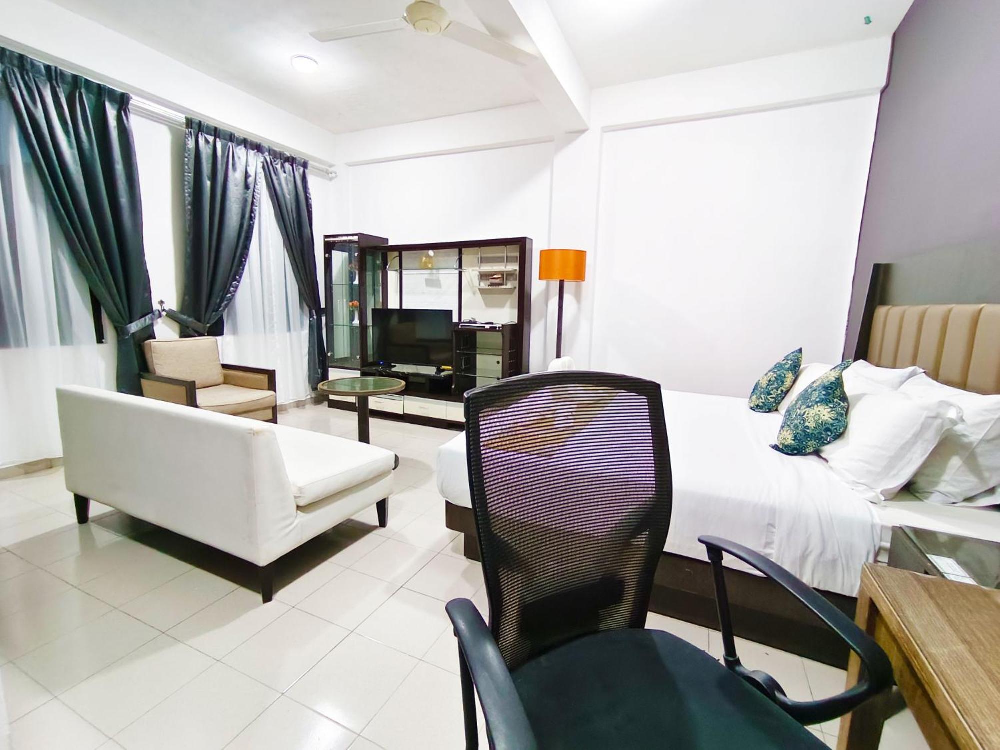 Salaam Suites Hotel Kota Bharu Bagian luar foto