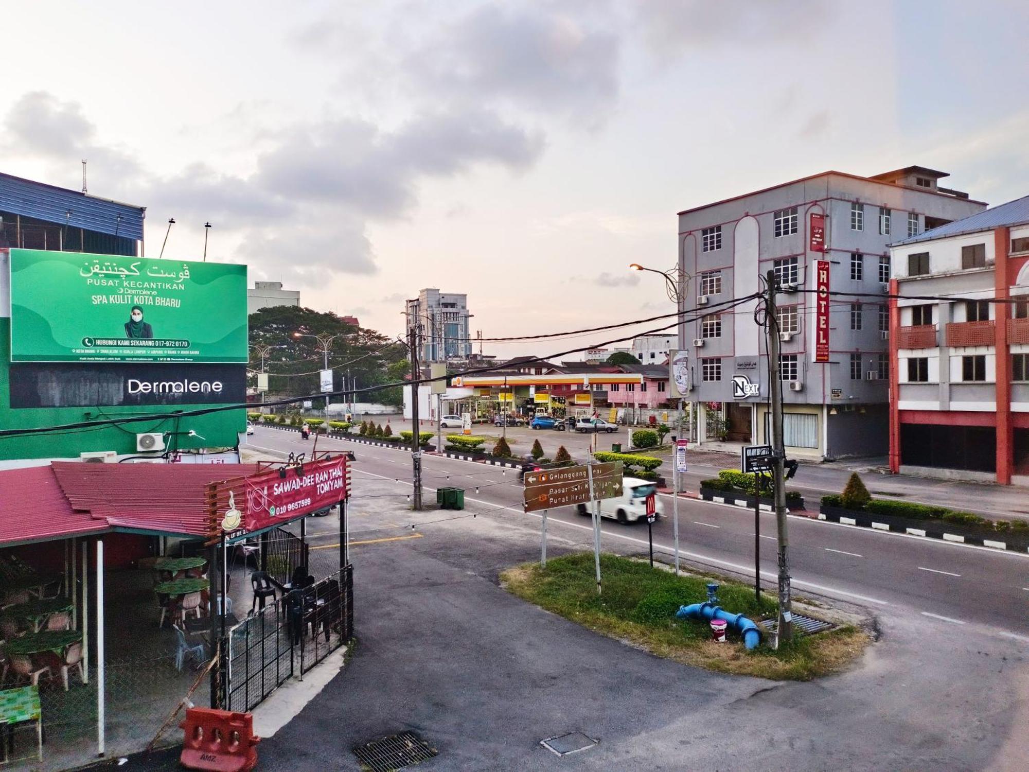 Salaam Suites Hotel Kota Bharu Bagian luar foto